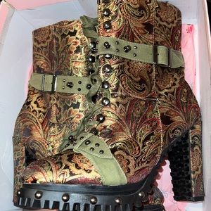 Womens BRAND NEW vintage boots